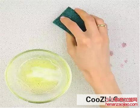 怎样清除衣服上的印泥污渍