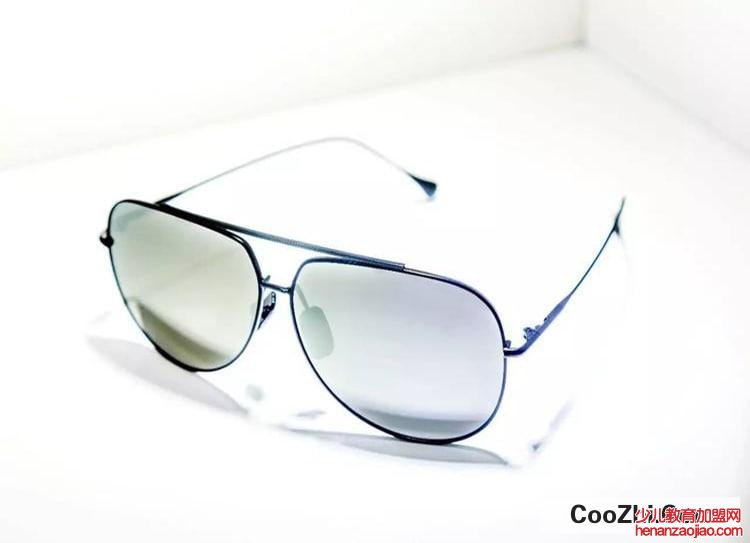 识别劣质眼镜的窍门