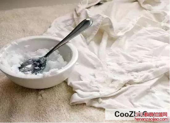 衣服上牙膏渍去除法