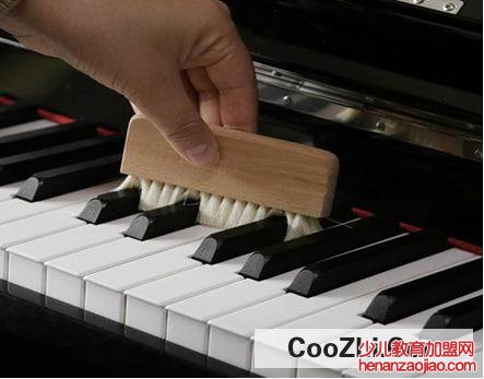 钢琴除尘有窍门