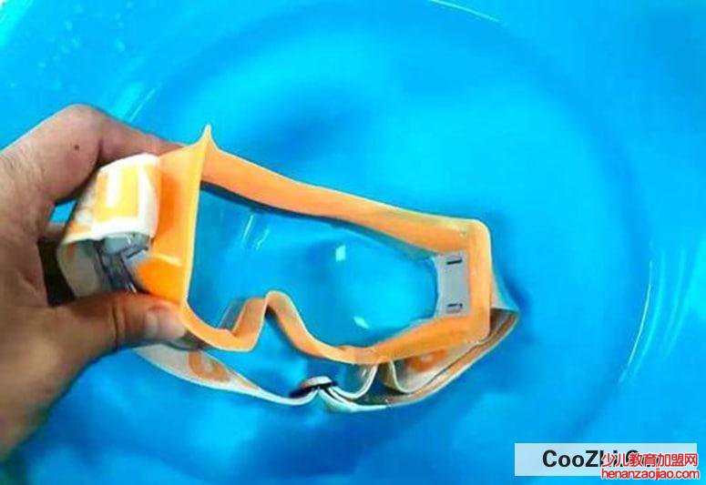 眼镜防雾的窍门