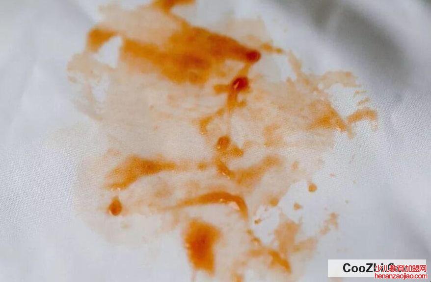 如何清洗鸡蛋污渍