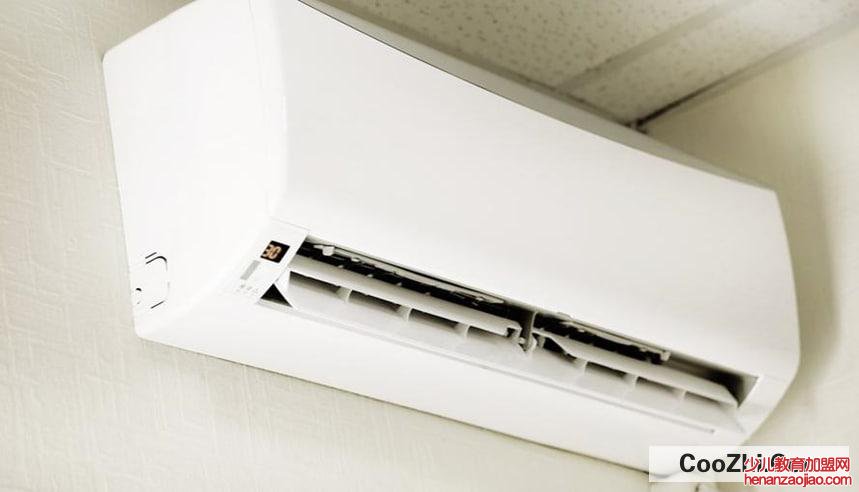 空调酸臭味的原因