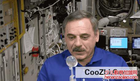 航天员在太空怎么洗澡