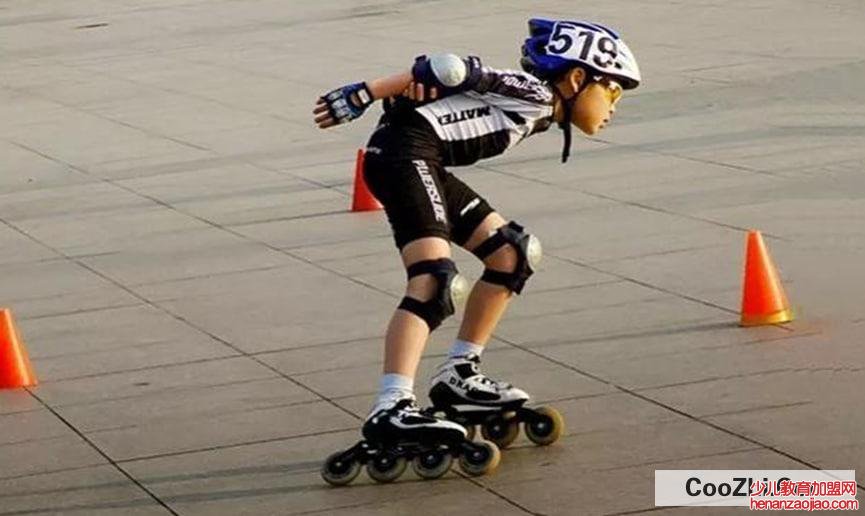 轮滑怎么玩