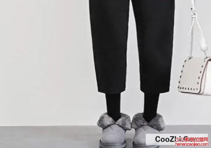 毛呢裤子搭配什么鞋子好看