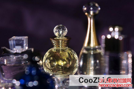 如何正确使用香水