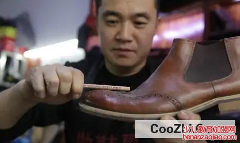 鞋子上的黄印怎么洗掉br/p