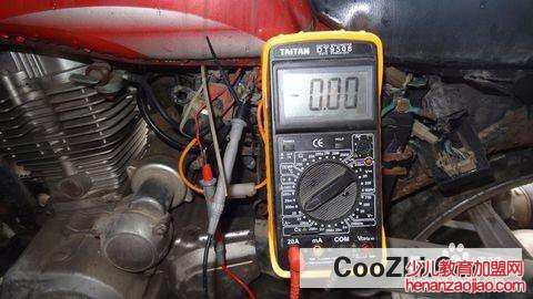摩托车电池不存电如何修复