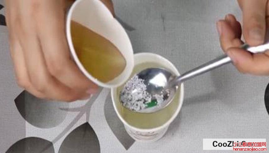 如何制作好用的泡泡水