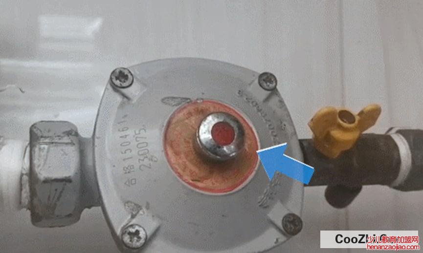 家里的燃气灶打不着火怎么办？