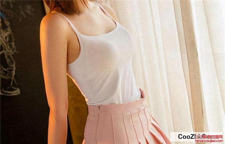 穿吊带裙有副乳怎么办