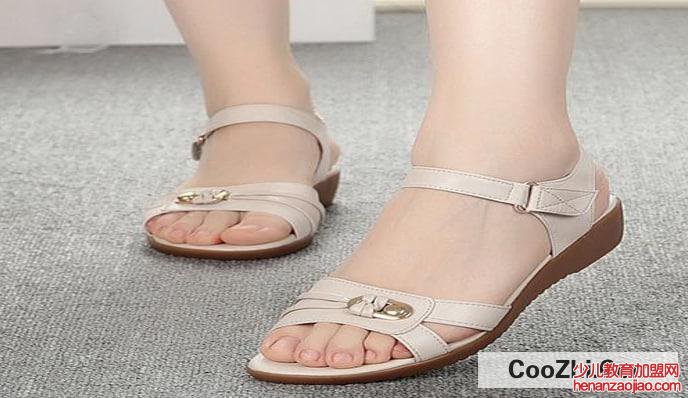 新凉鞋买大了怎么办