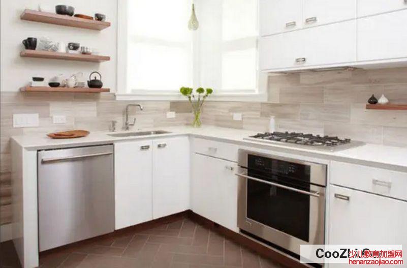 防油贴纸厨房怎么清除