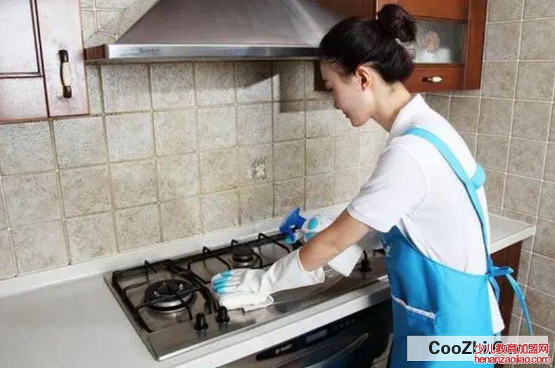 防油贴纸厨房怎么清除