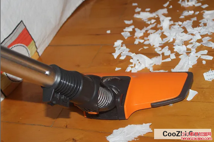 小狗吸尘器怎么清理里面的灰尘