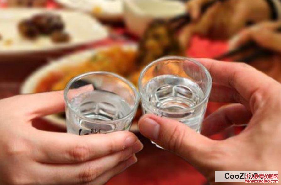 陪客人喝酒如何说话