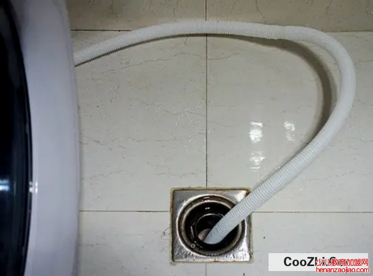 洗衣机怎么排空里面的水?