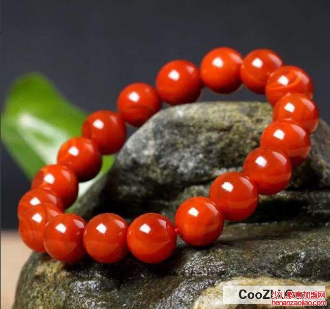 怎么分辨天然玛瑙和染色玛瑙