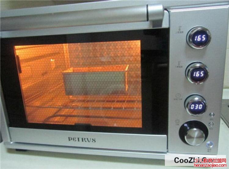 烤箱顶部的黑色污渍怎么处理