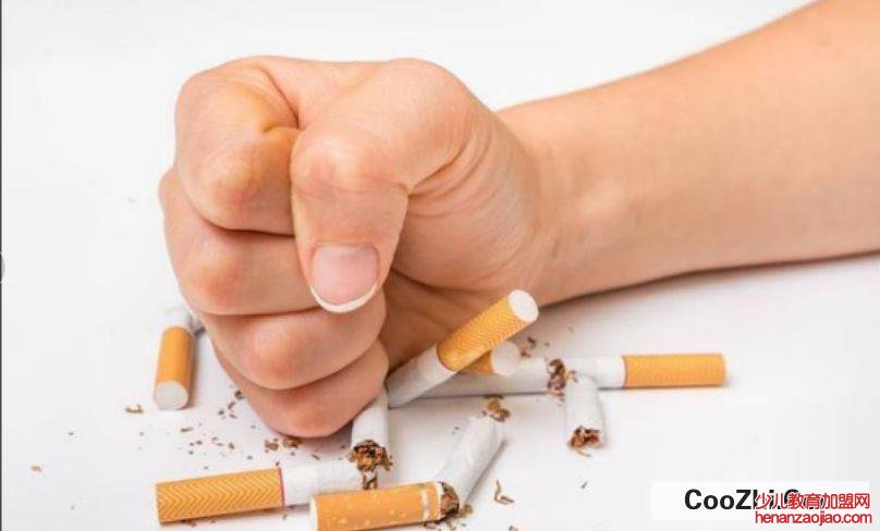 戒烟后咳嗽吐痰正常吗