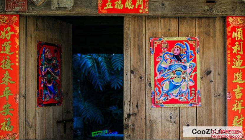 秦叔宝门神怎么贴才正确