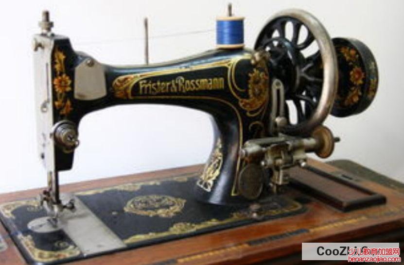 如何用缝纫机补裤洞