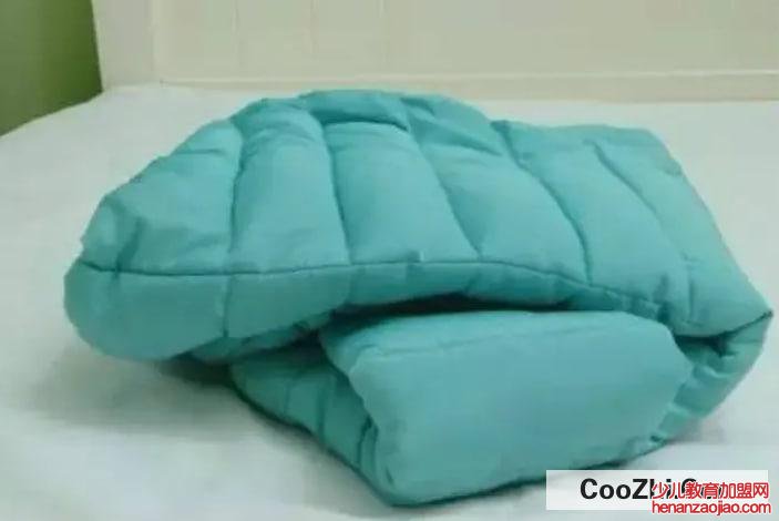 羽绒服臭味怎么去除