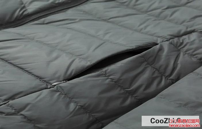 羽绒服臭味怎么去除