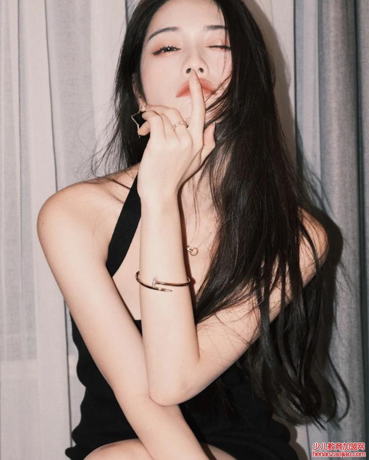 如何成为氛围感美女？