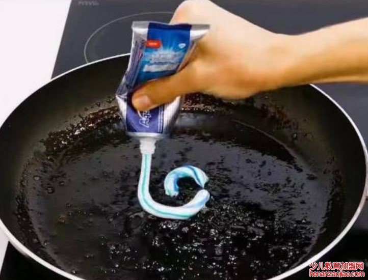 锅被烧糊后留下来的污垢有哪些方法可以快速去除？