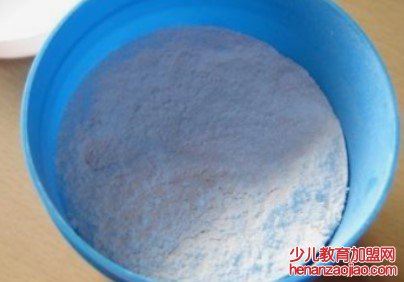 网上卖的牙粉和我们平时用的牙膏都有哪些方面的区别？