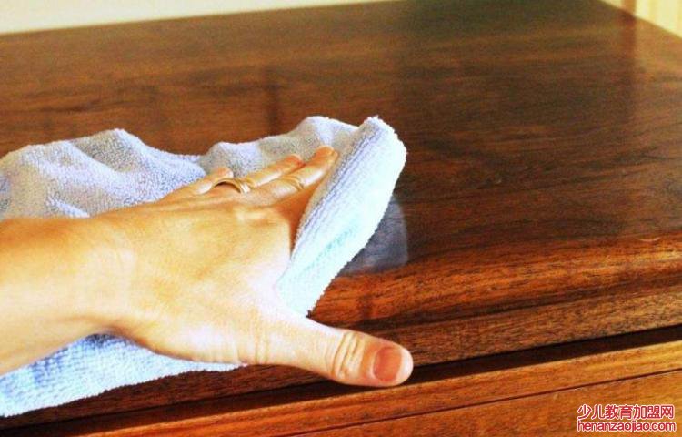 欧式实木家具该如何保养？