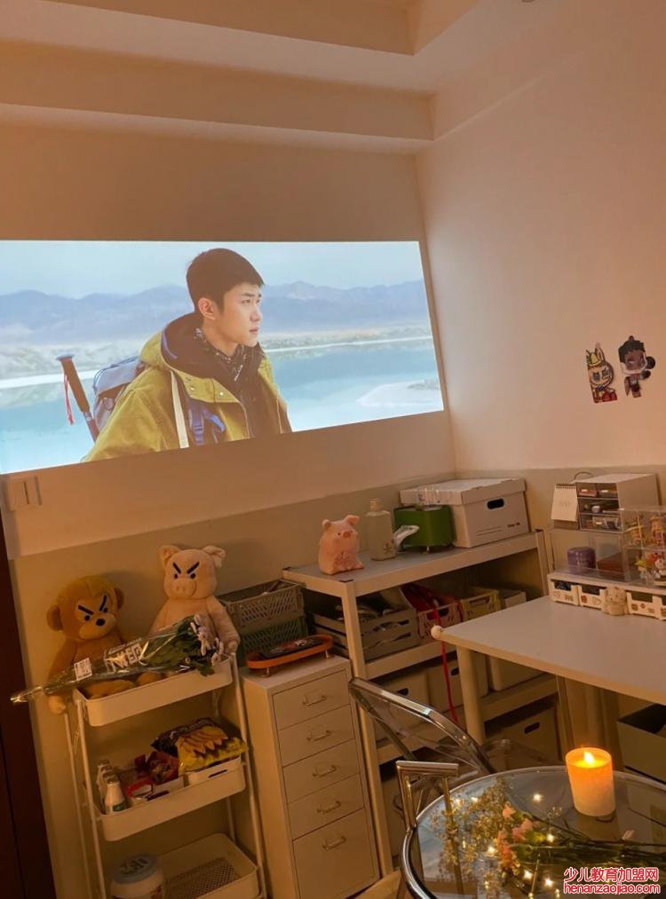 北漂租房女孩如何打造幸福感爆棚的卧室呢？