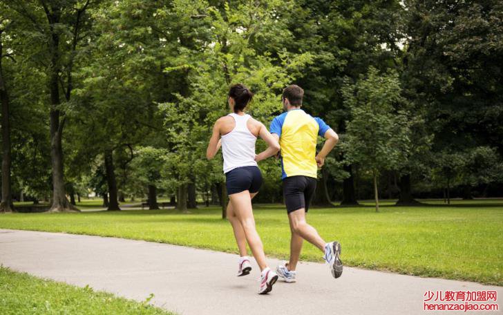 脸上出现了不少粉刺，该怎么办？