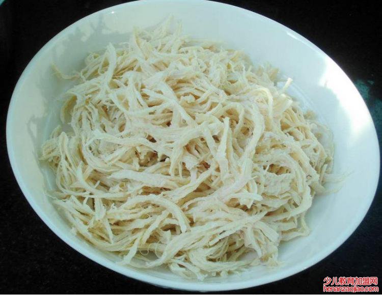 鸡丝海蜇为什么这么好吃?原来刀工技术要恰到好处