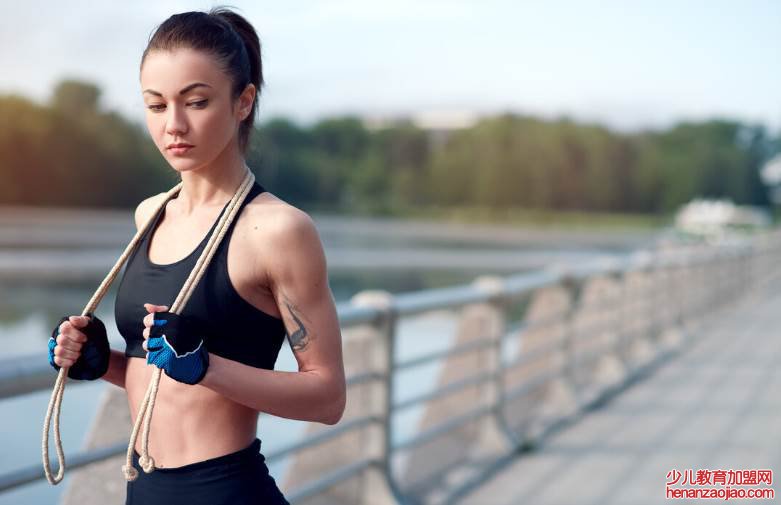 每天坚持跳绳1000个一个月后会有什么变化？