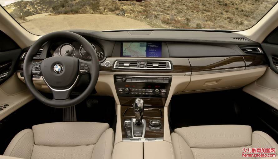 宝马7系大幅降价原因是什么？