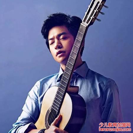 《贝加尔湖畔》是谁的歌曲？