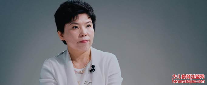 中国第一个乒乓球大满贯是谁？