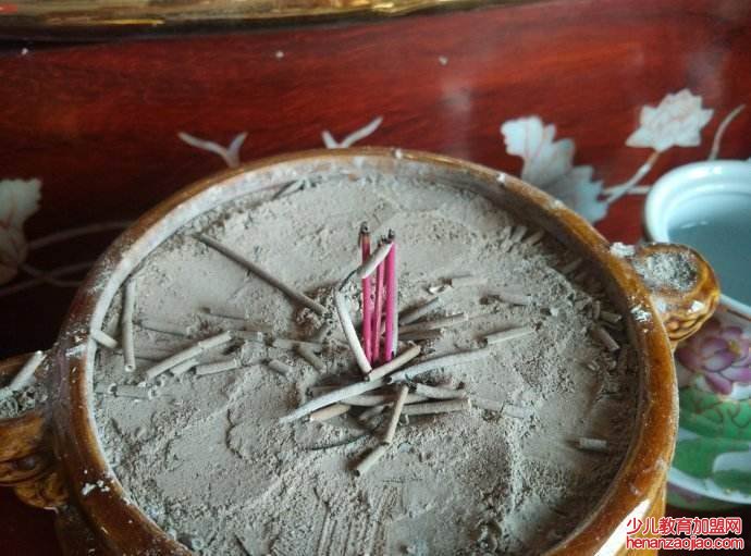 香灰放哪里可以旺财?