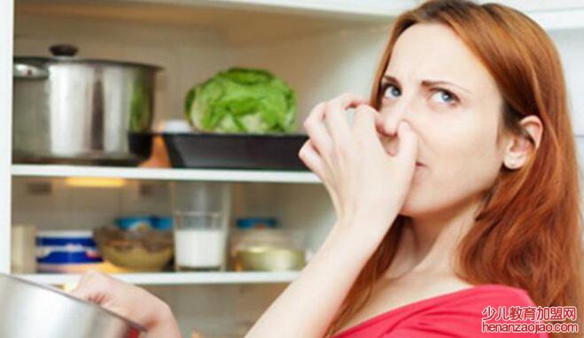 冰箱异味怎么办