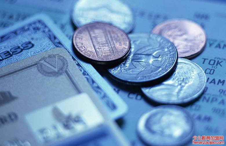 在银行存500万能辞职靠利息活下去吗?