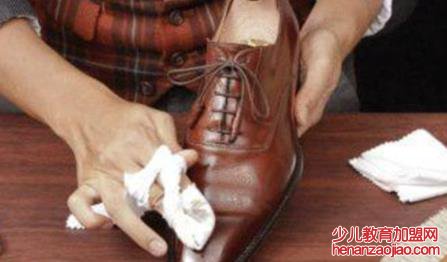 皮鞋保养和清理有什么好方法?