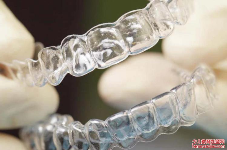 牙齿正畸需要注意什么内容?