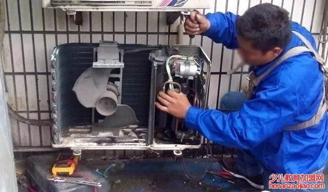 空调外机噪音大嗡嗡响怎么回事？