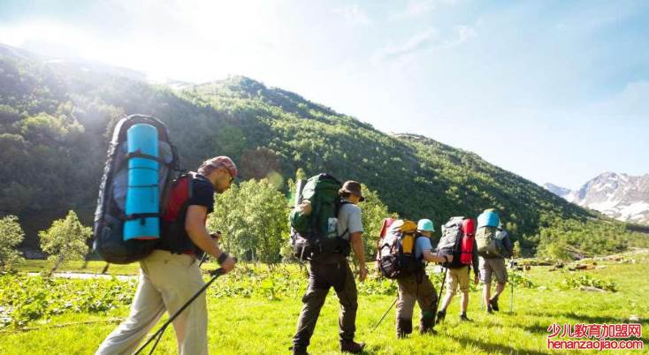 属虎人做什么生意最旺？