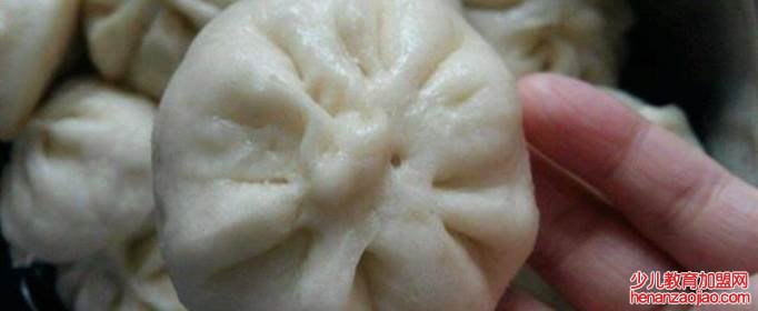 包子蒸熟后为什么会塌？