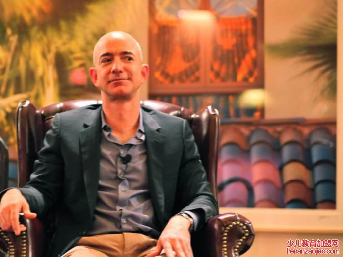 世界富豪排名第一是谁？