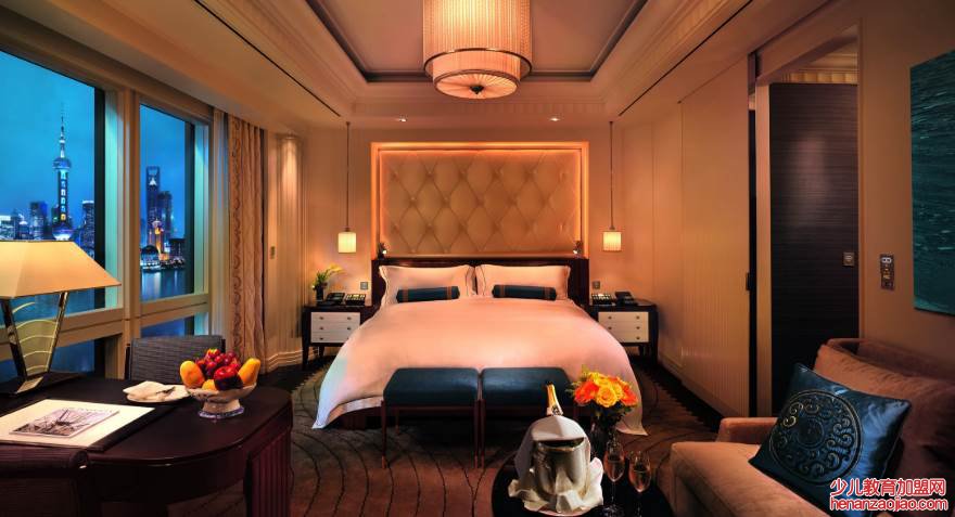 情侣住酒店一个身份证可以吗？